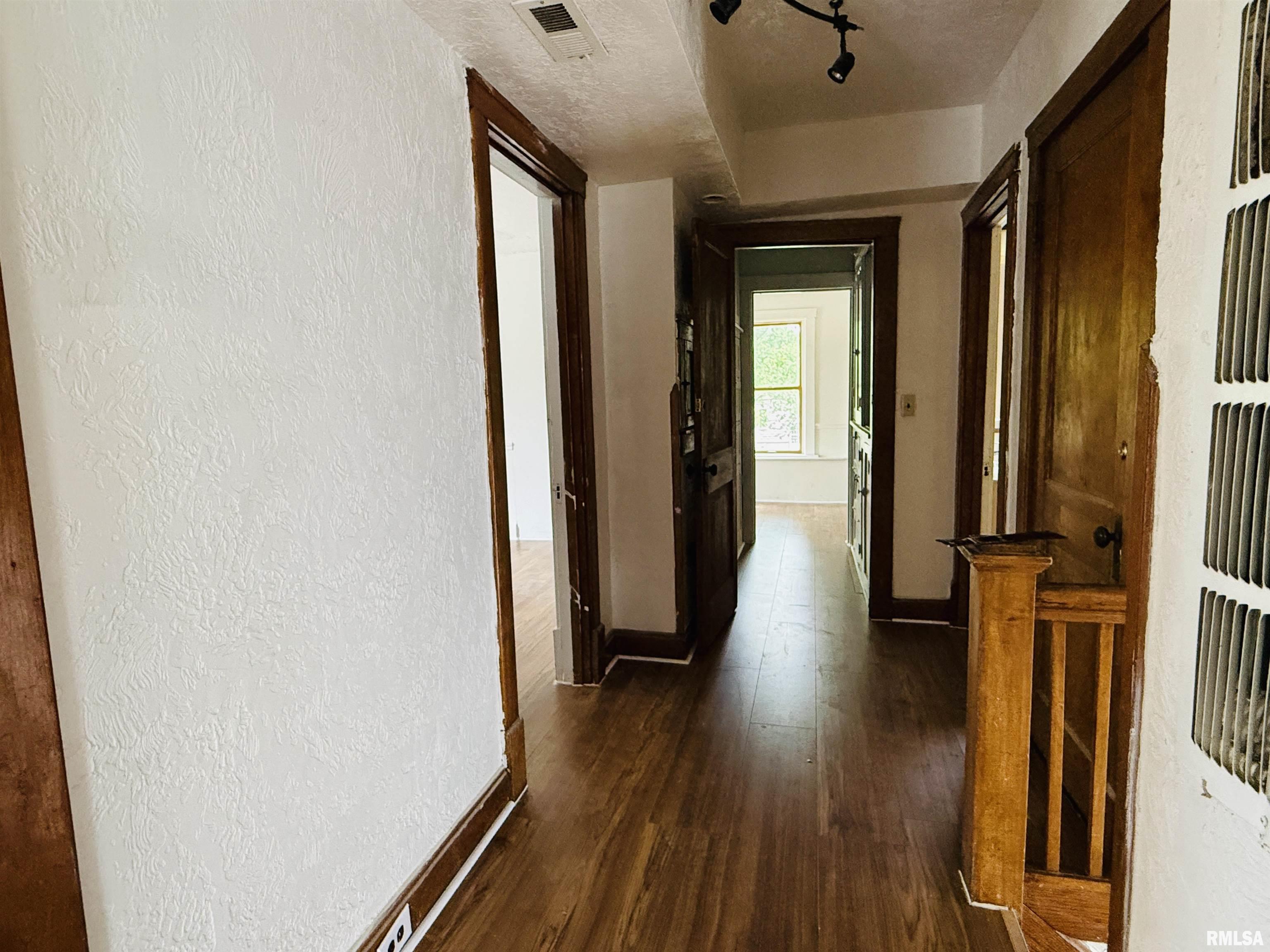 2141 North Prospect Road Peoria, IL 61603 - Photo 27 of 42