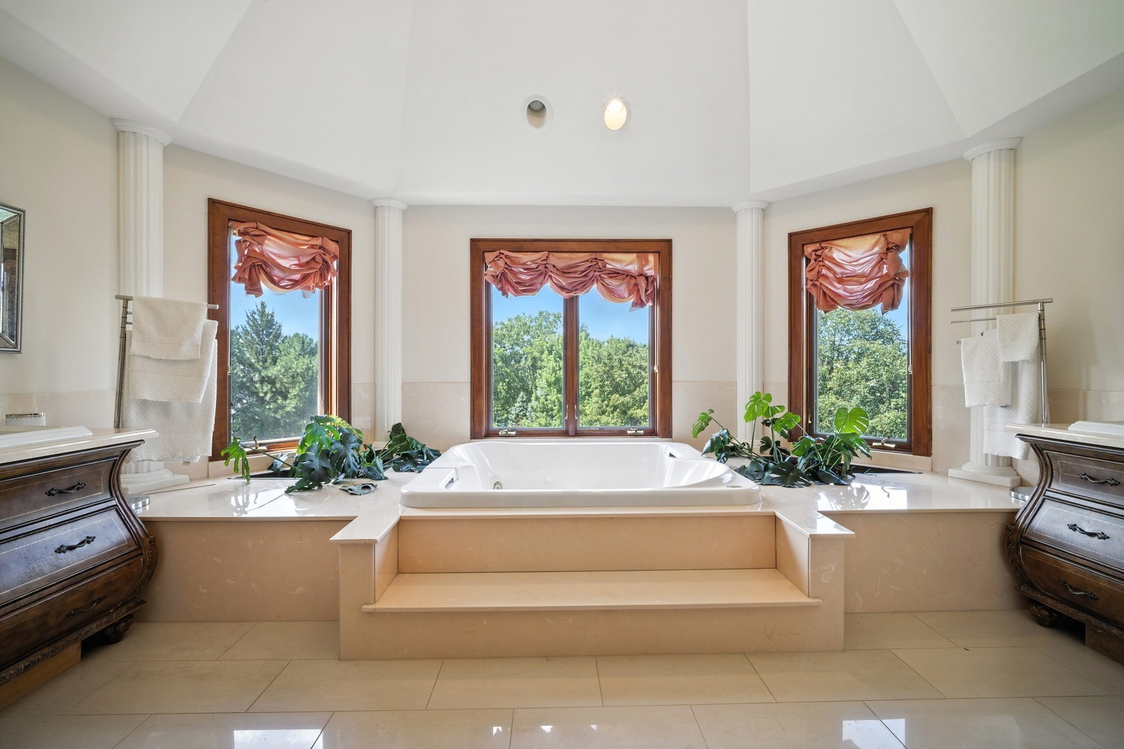 1100 MacAlpin Drive Inverness, IL 60010 - Photo 14 of 50 a living room with furniture and large windows