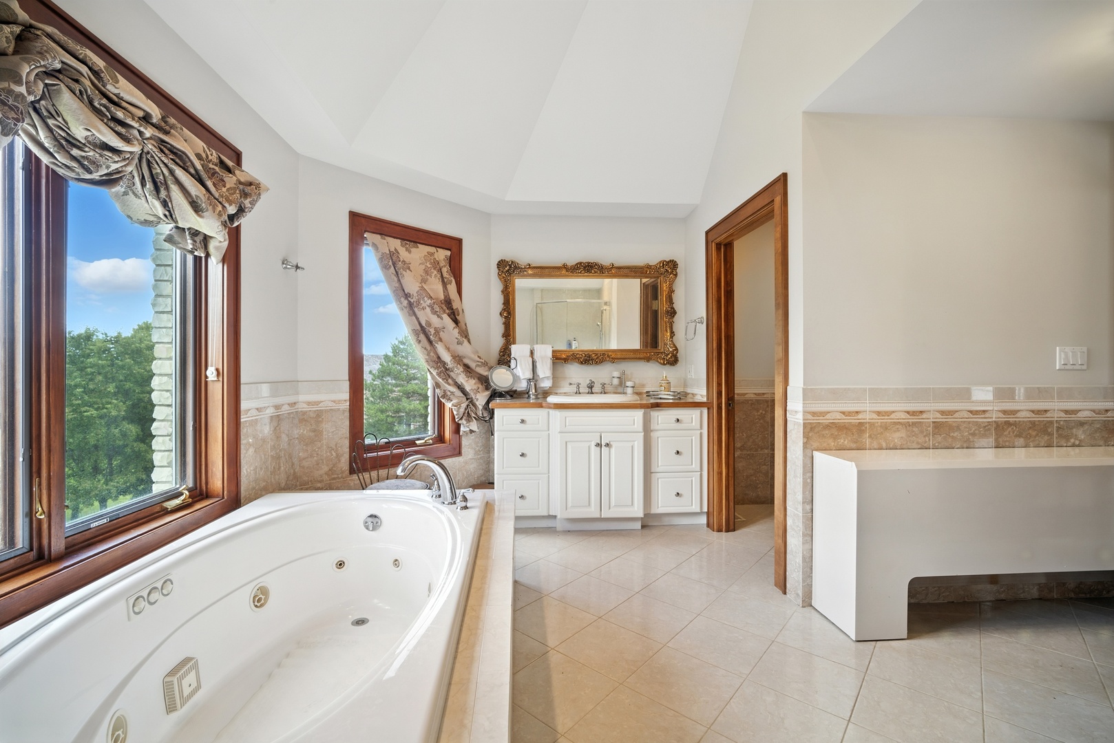 1100 MacAlpin Drive Inverness, IL 60010 - Photo 17 of 50 a view of utility room and bathroom