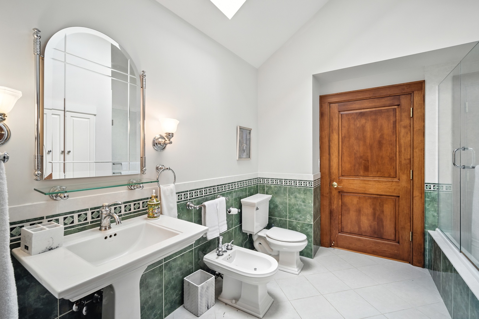 1100 MacAlpin Drive Inverness, IL 60010 - Photo 22 of 50 a bathroom with a toilet sink and mirror