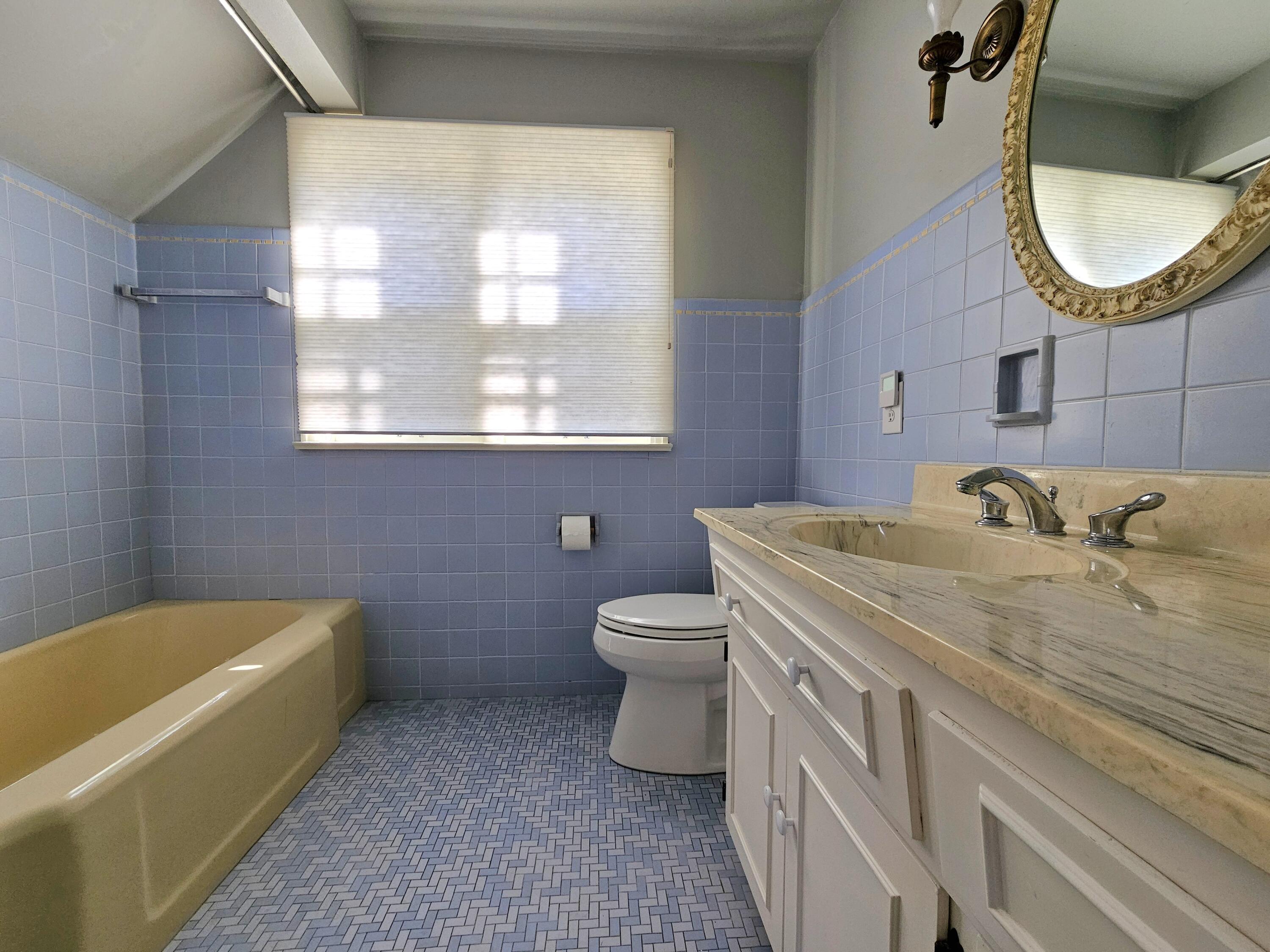 19605 Davidson Road Brookfield, WI 53045 - Photo 59 of 96 En Suite Upper BR 4