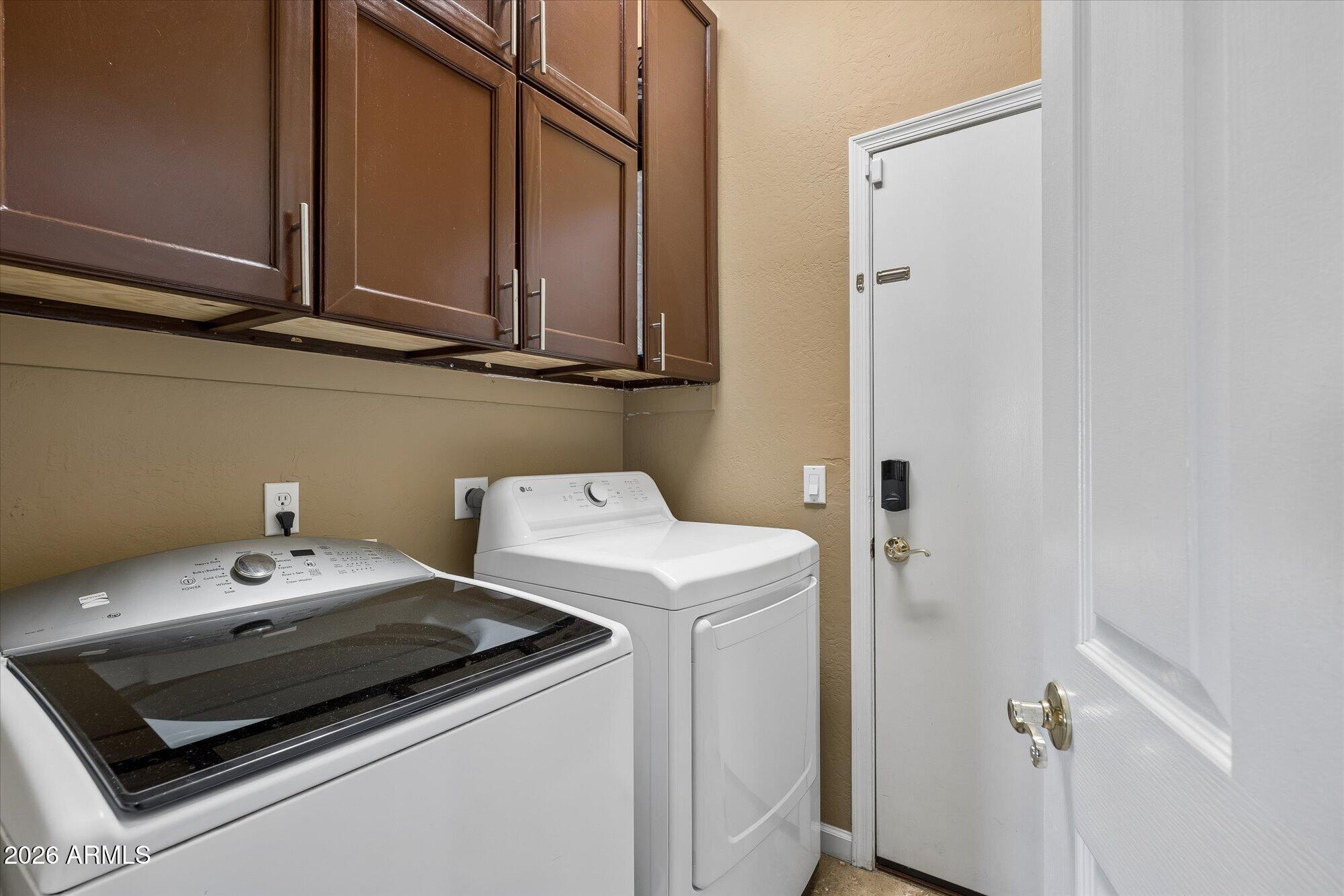 4511 East Swilling Road Phoenix, AZ 85050 - Photo 34 of 36 Laundry