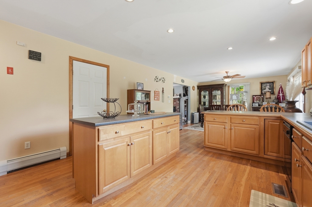 1527 Main Street Acushnet, MA 02743 - Photo 16 of 32