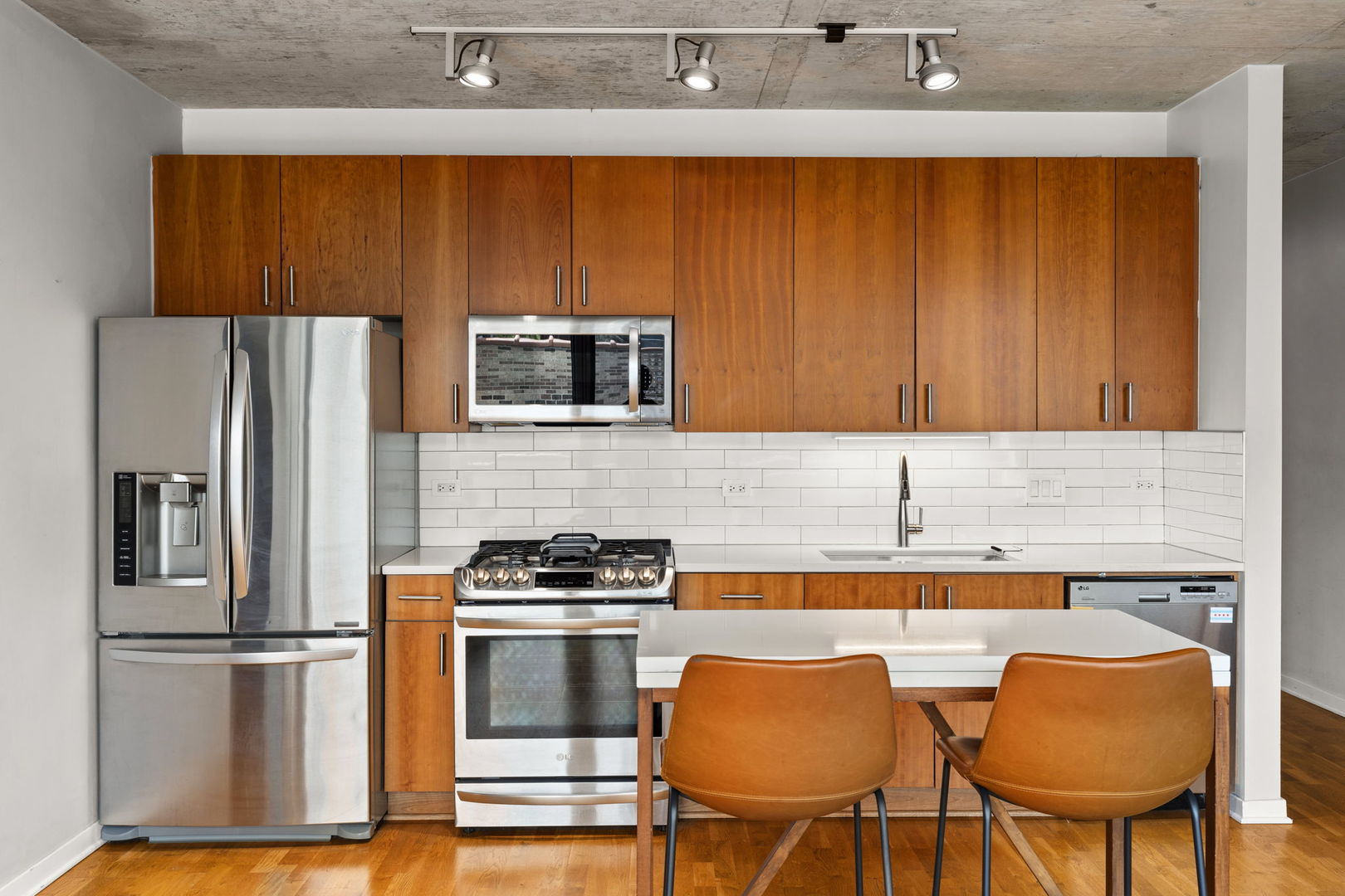 611 South Wells Street, Unit 1502 Chicago, IL 60607 - Photo 4 of 17