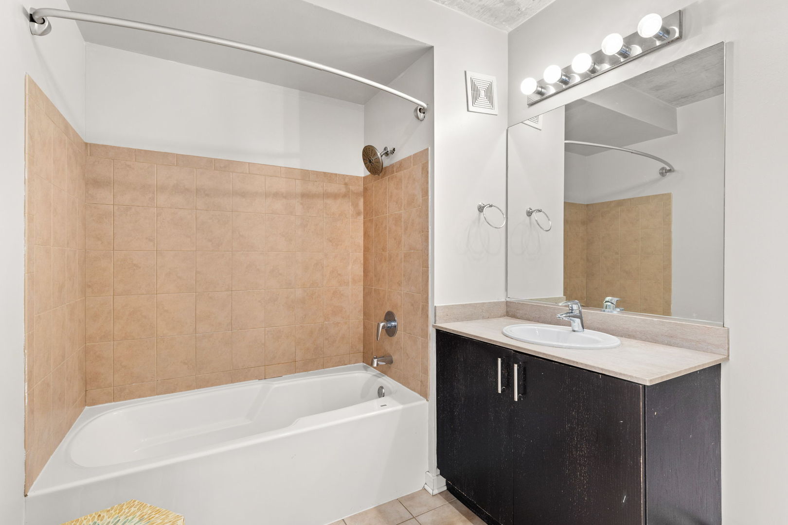 611 South Wells Street, Unit 1502 Chicago, IL 60607 - Photo 10 of 17