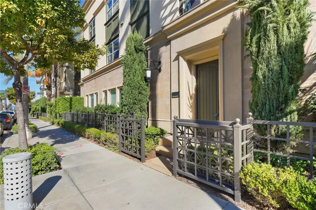 $799,000 | 520 South Anaheim Way, Orange, CA 92868