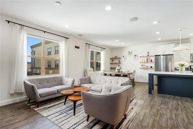 $799,000 | 520 South Anaheim Way, Orange, CA 92868