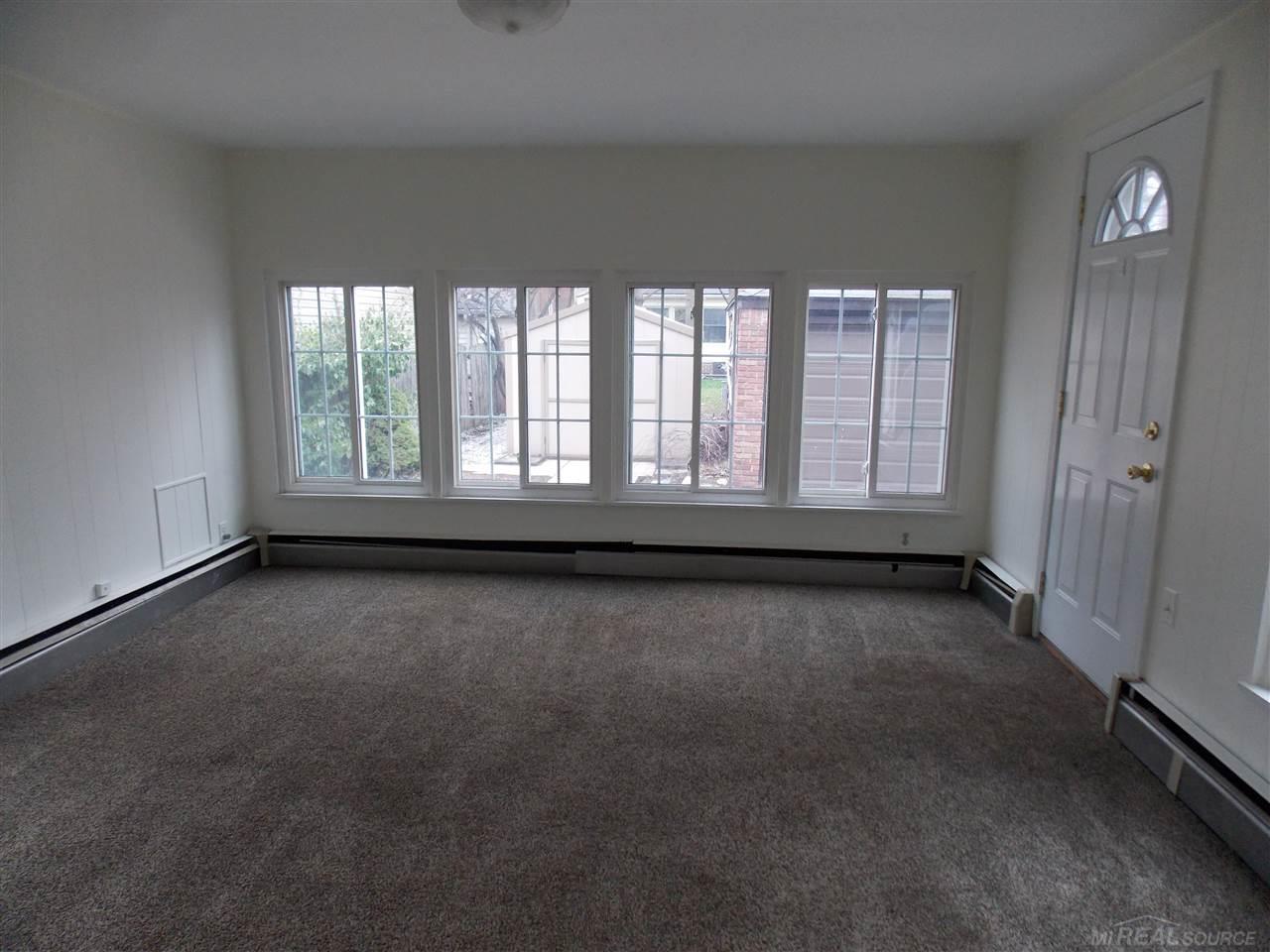 330 Merriweather Road Grosse Pointe, MI 48236 - Photo 21 of 21 31316882-20.JPG