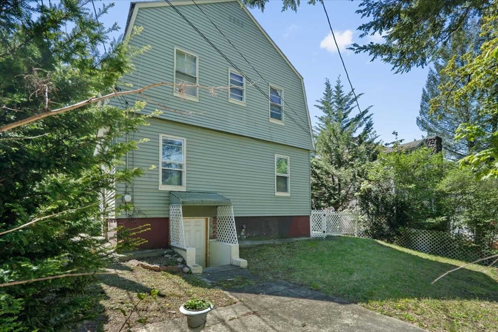 3 Wallace Street Worcester, MA 01605 - Photo 26 of 29 a front view of house with yard