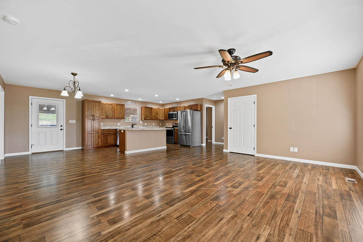 411 Red Hill Road Andersonville, TN 37705 - Photo 4 of 19 BDB4057D-A4D8-47CA-ADA0-51B322BEF1E7