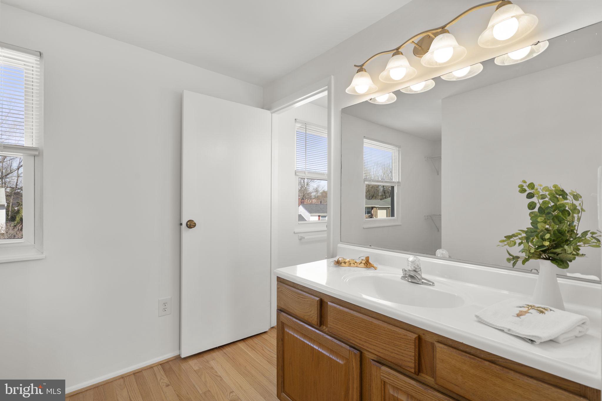 108 North Garfield Road Sterling, VA 20164 - Photo 16 of 31 Dressing area in master bedroom