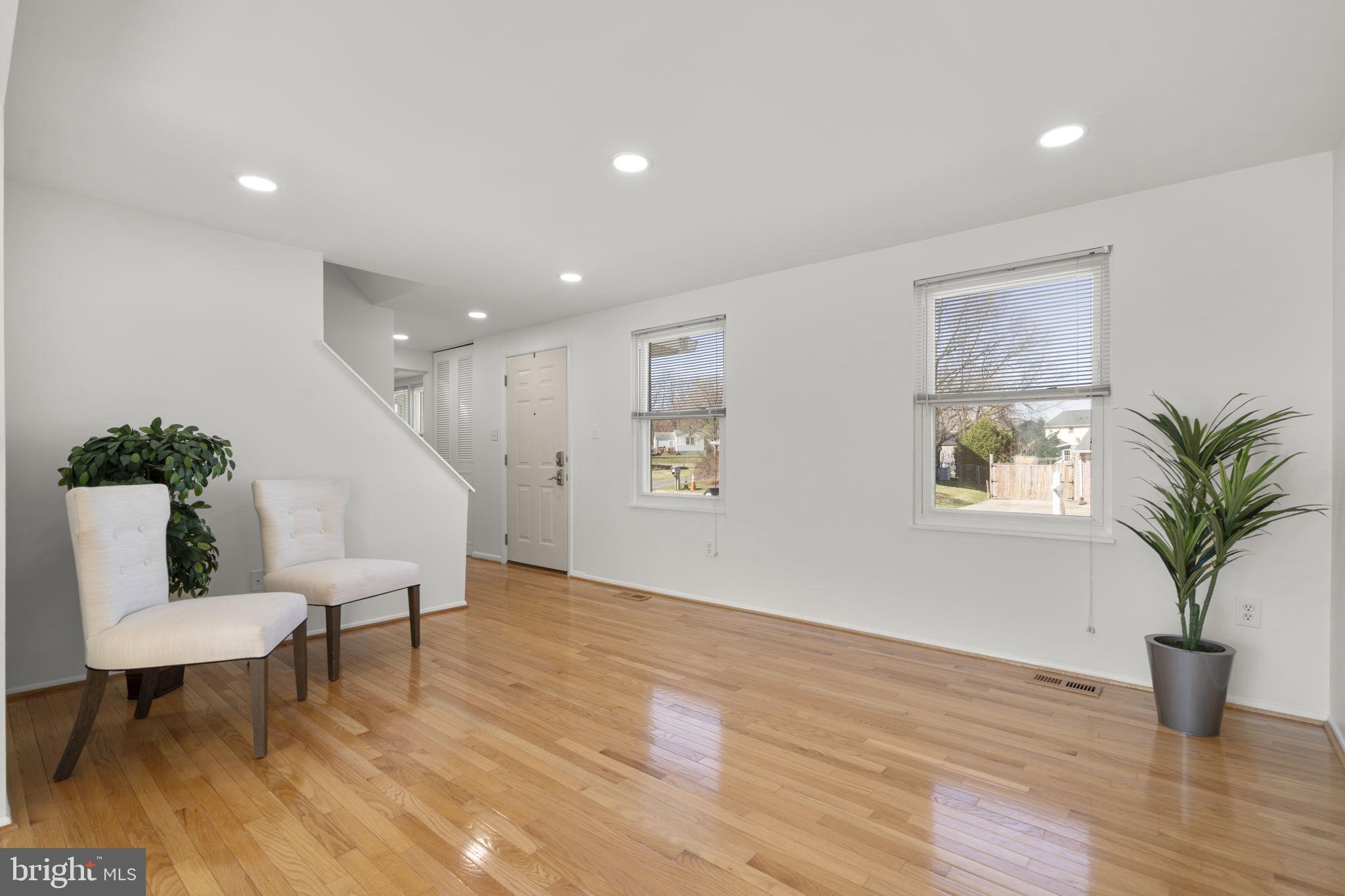 108 North Garfield Road Sterling, VA 20164 - Photo 5 of 31 Living room w/new recessed lights