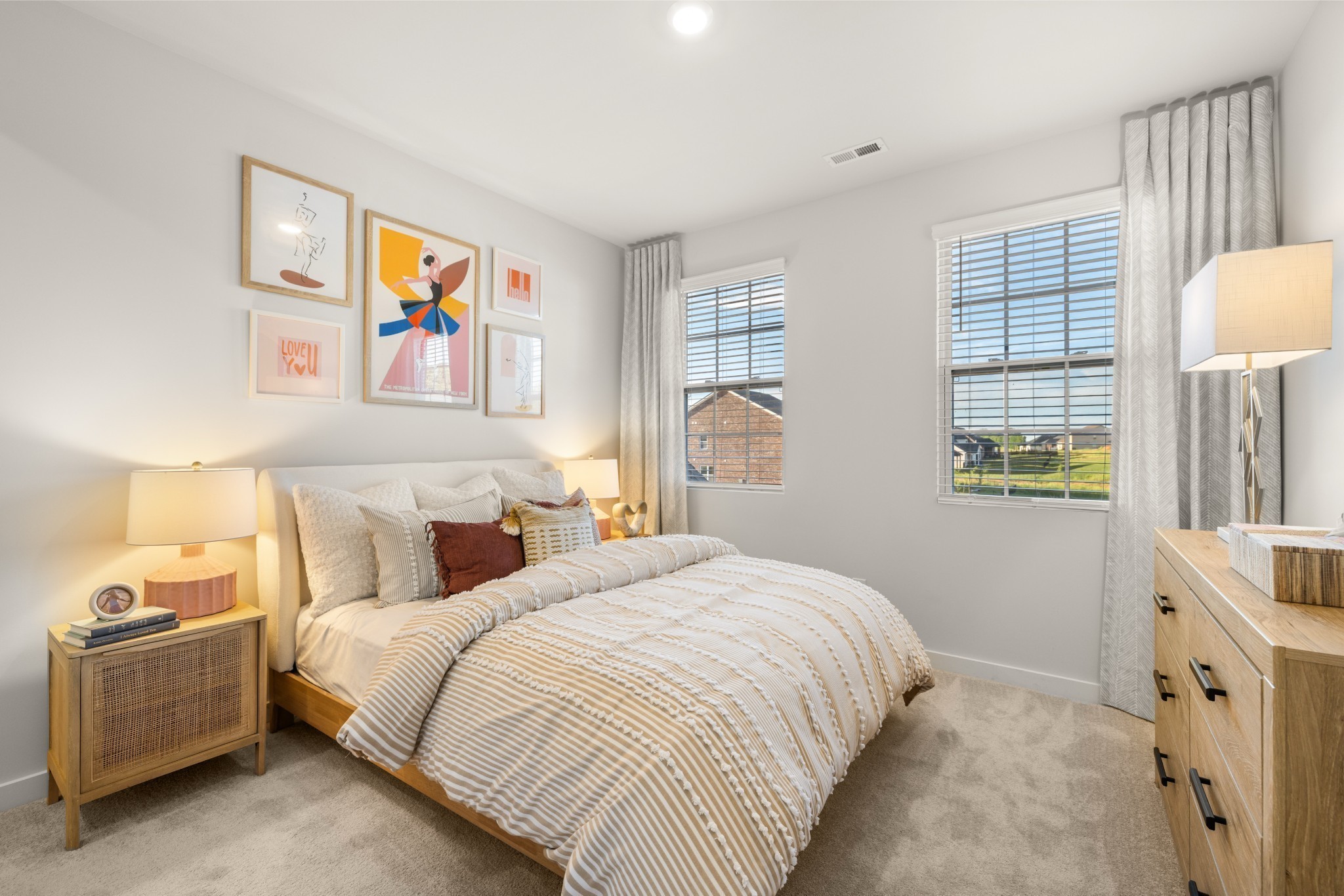 401 Mclemore Ridge Clarksville, TN 37043 - Photo 54 of 64 a bedroom with a bed and a lamp