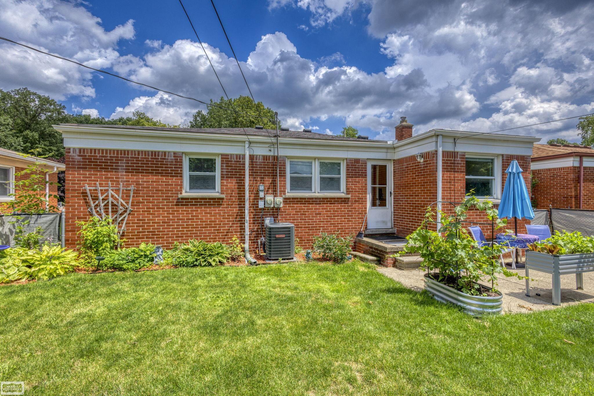 31557 Kelly Road Fraser, MI 48026 - Photo 24 of 26