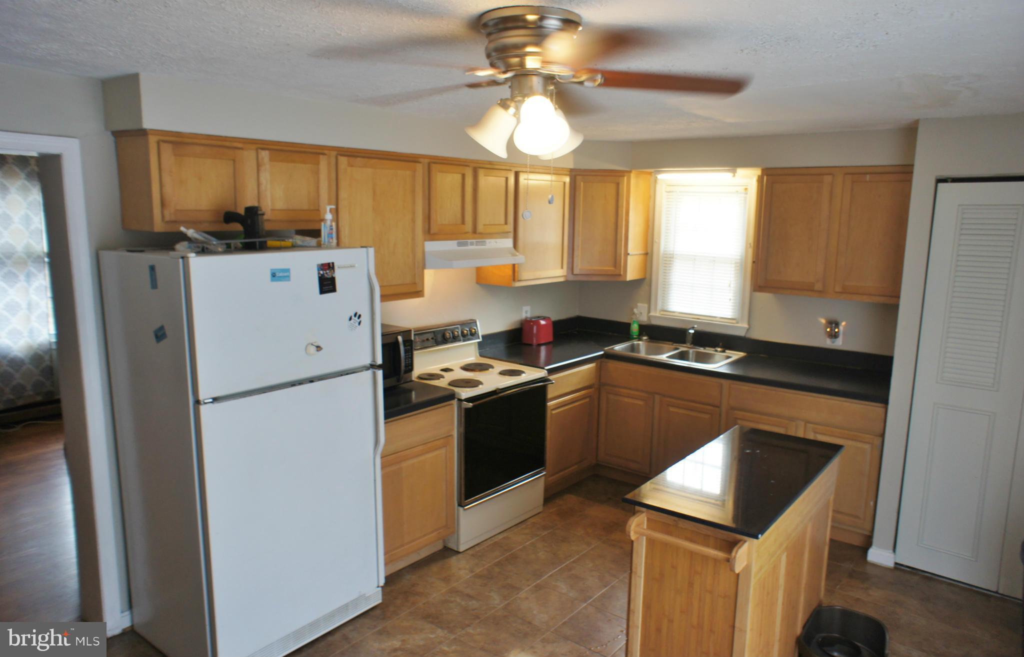 7244 Clyde Jones Road Owings, MD 20736 - Photo 4 of 26 Kitchen has upgraded cabinets!