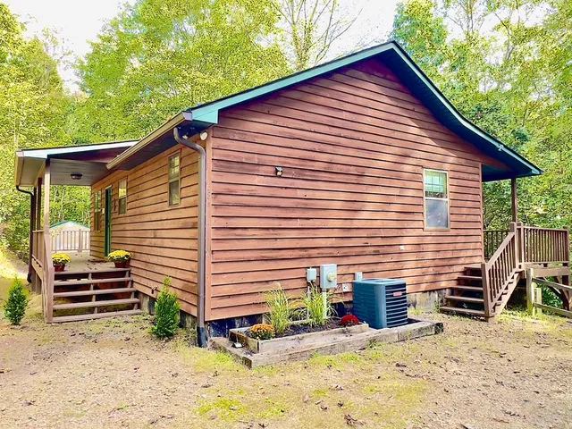 $299,900 | 384 Shadow Pnes Drive, Murphy, NC 28906