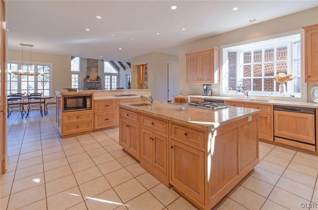 1721 Wildberry Road Bethlehem, PA 18015 - Photo 12 of 47 Gallery Image 12