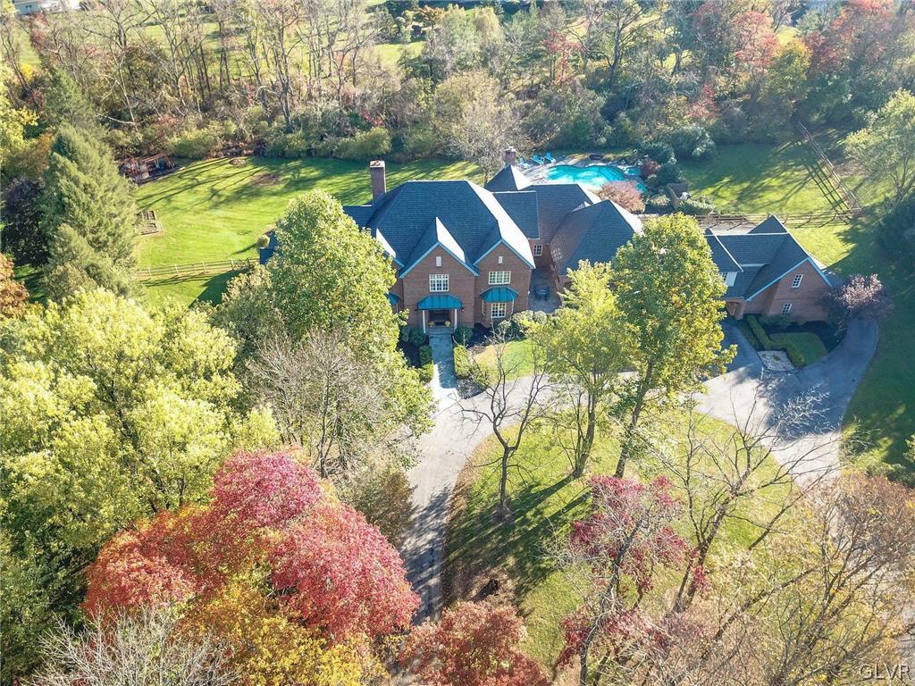 1721 Wildberry Road Bethlehem, PA 18015 - Photo 2 of 47 Gallery Image 2