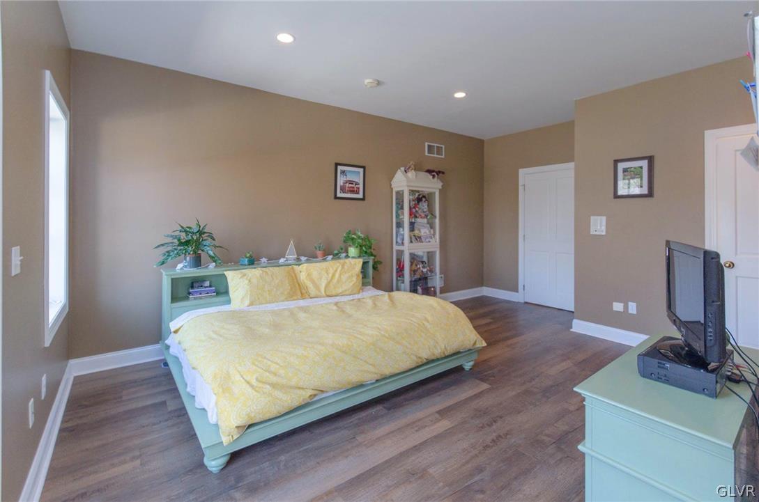 1721 Wildberry Road Bethlehem, PA 18015 - Photo 23 of 47 Gallery Image 23