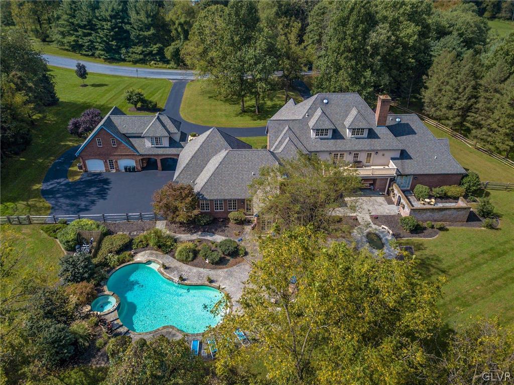 1721 Wildberry Road Bethlehem, PA 18015 - Photo 4 of 47 Gallery Image 4