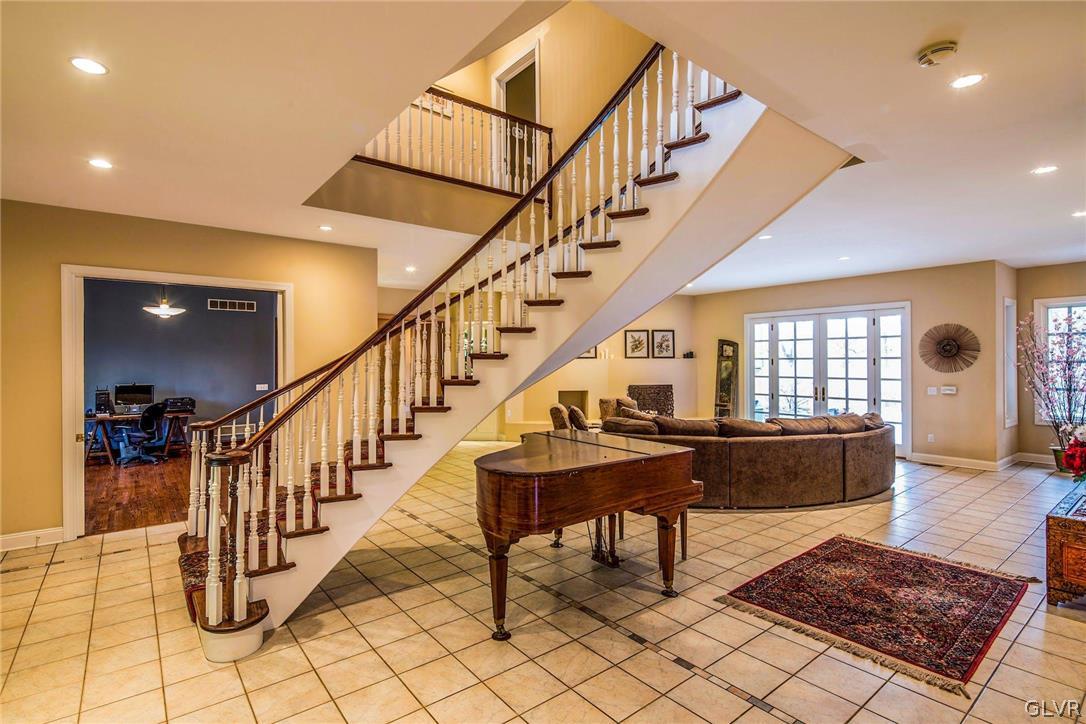 1721 Wildberry Road Bethlehem, PA 18015 - Photo 8 of 47 Gallery Image 8