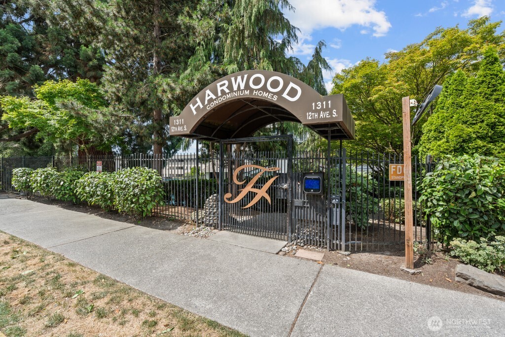 1311 12th Avenue South, Unit D103 Seattle, WA 98144 - Photo 2 of 26
