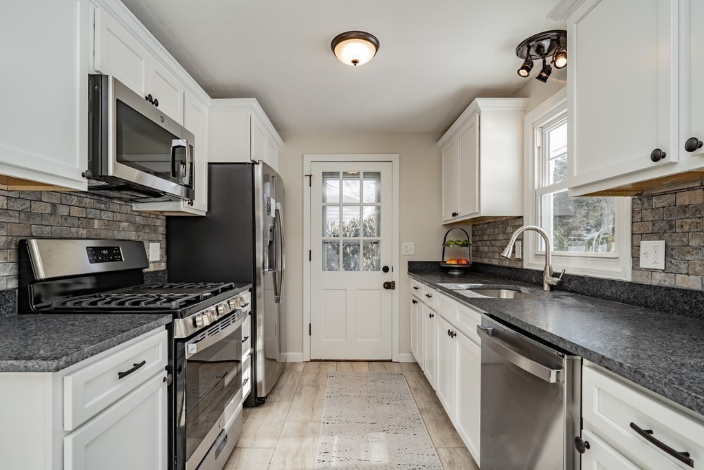 427 Soule Road Wilbraham, MA 01095 - Photo 15 of 29 Gallery Image 15