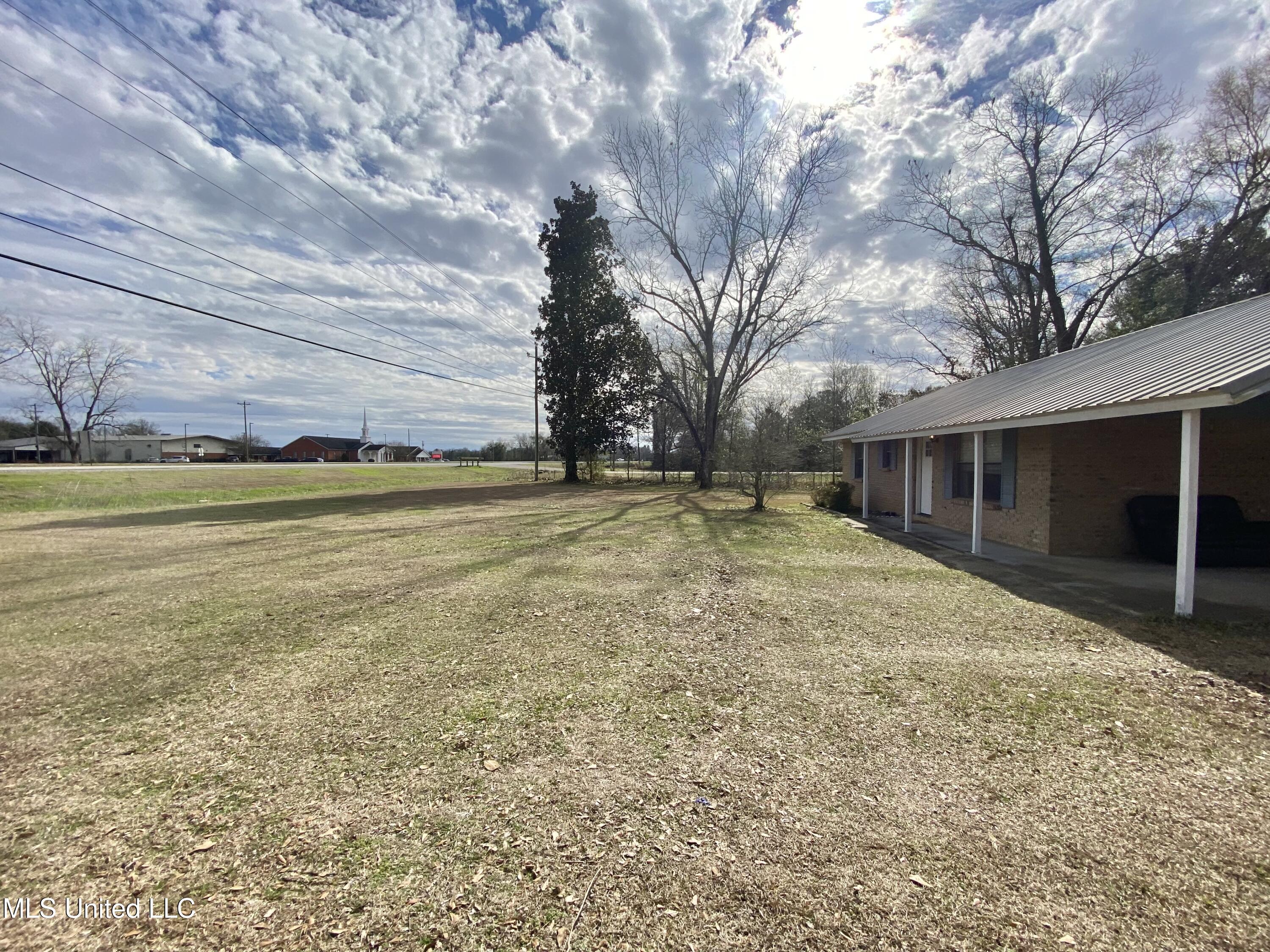 2221 Highway 63 Lucedale, MS 39452 - Photo 8 of 38 IMG_1651