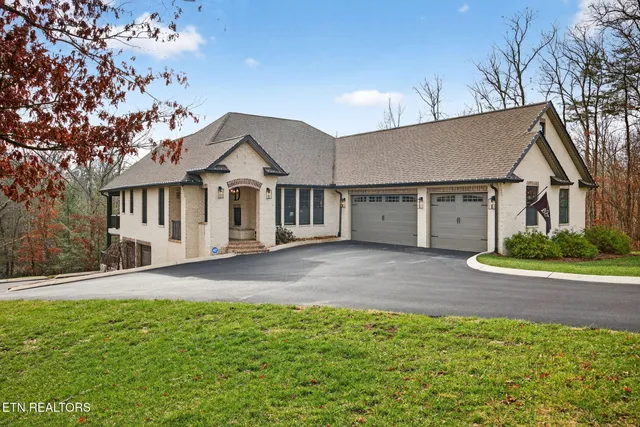 $975,000 | 323 Riverview Drive, Crossville, TN 38555