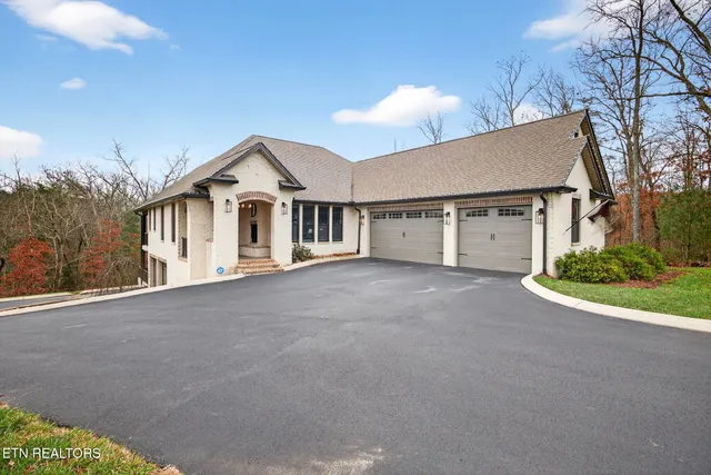 $975,000 | 323 Riverview Drive, Crossville, TN 38555