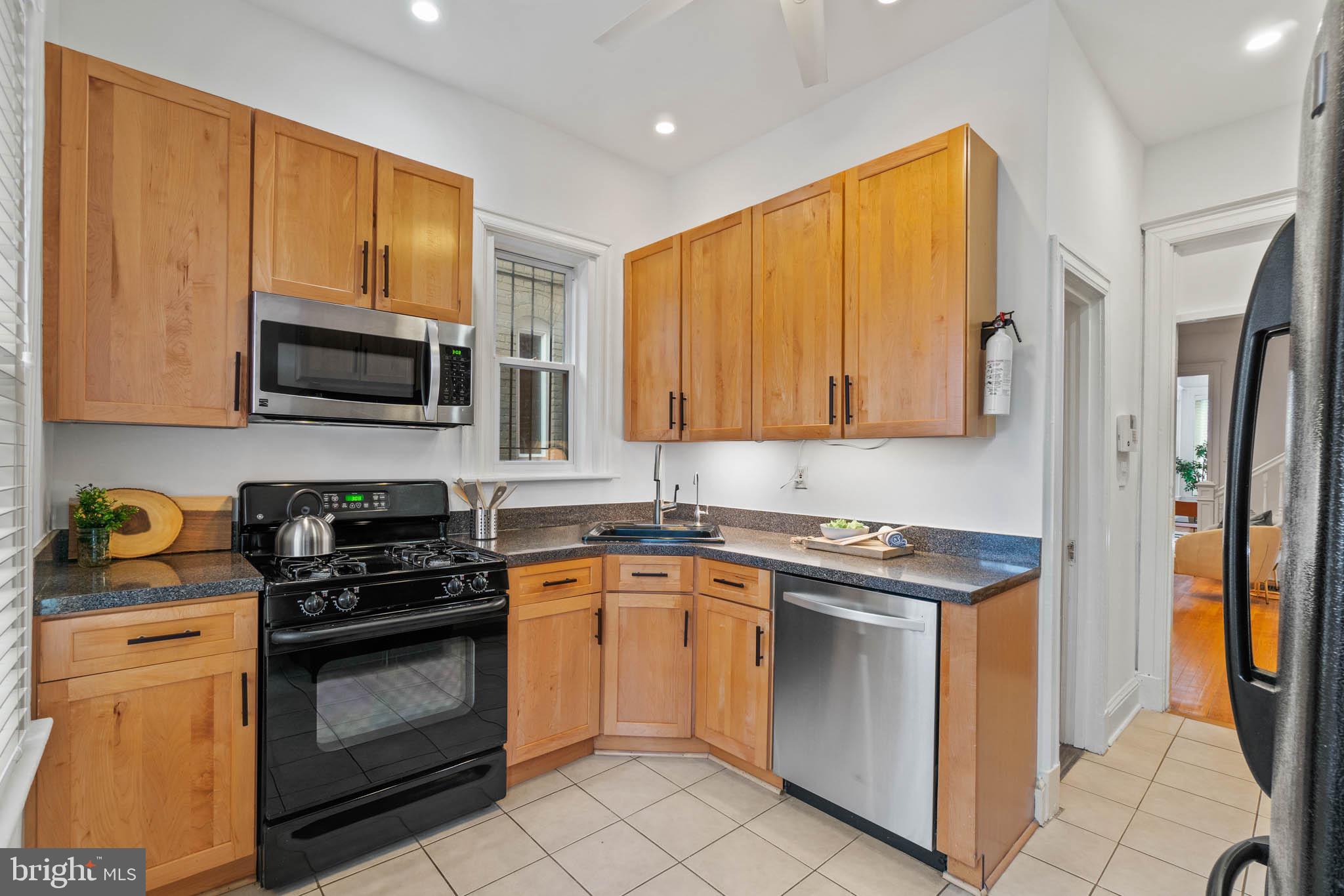 37 Seaton Place Northwest Washington, DC 20001 - Photo 13 of 38