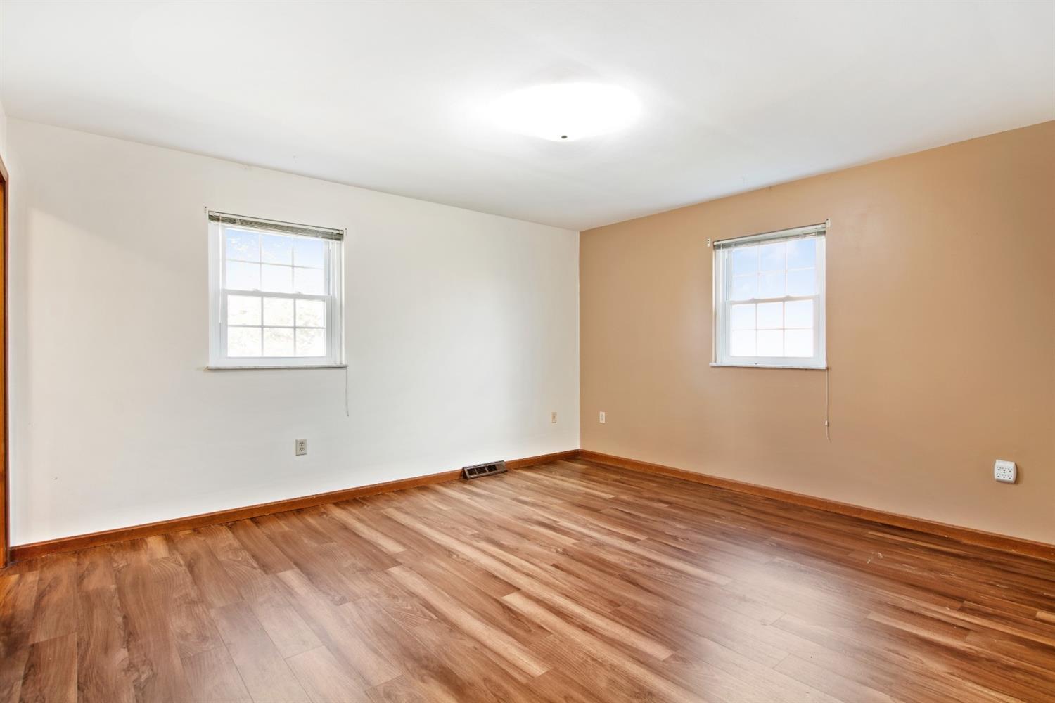 8639 Cox Road West Chester, OH 45069 - Photo 11 of 28 Gallery Image 11