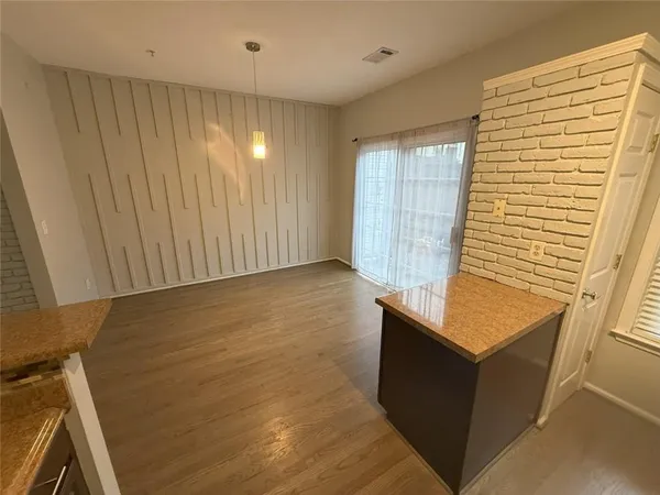 $2,100 | 1210 Kilmington Court, Alpharetta, GA 30009