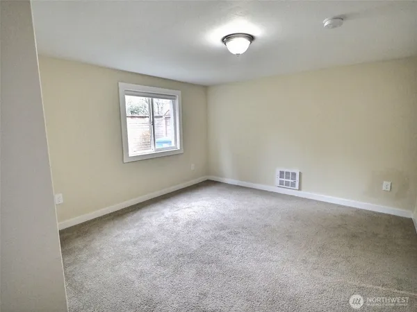 $4,900 | 9827 8th Avenue Northeast, Seattle, WA 98115