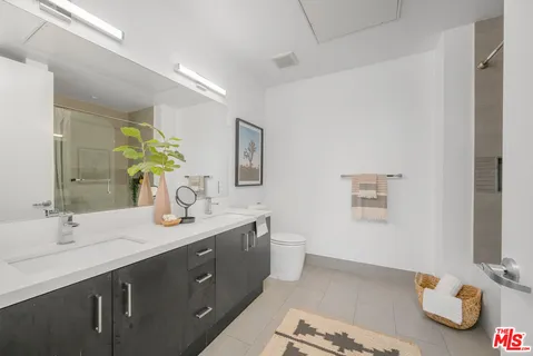 $1,049,000 | 4140 Glencoe Avenue, Unit 507, Marina del Rey, CA 90292
