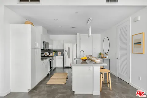 $1,049,000 | 4140 Glencoe Avenue, Unit 507, Marina del Rey, CA 90292