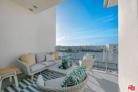 $1,049,000 | 4140 Glencoe Avenue, Unit 507, Marina del Rey, CA 90292
