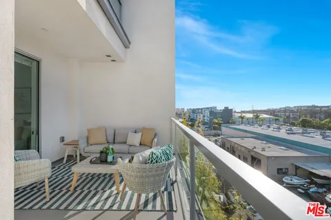$1,049,000 | 4140 Glencoe Avenue, Unit 507, Marina del Rey, CA 90292