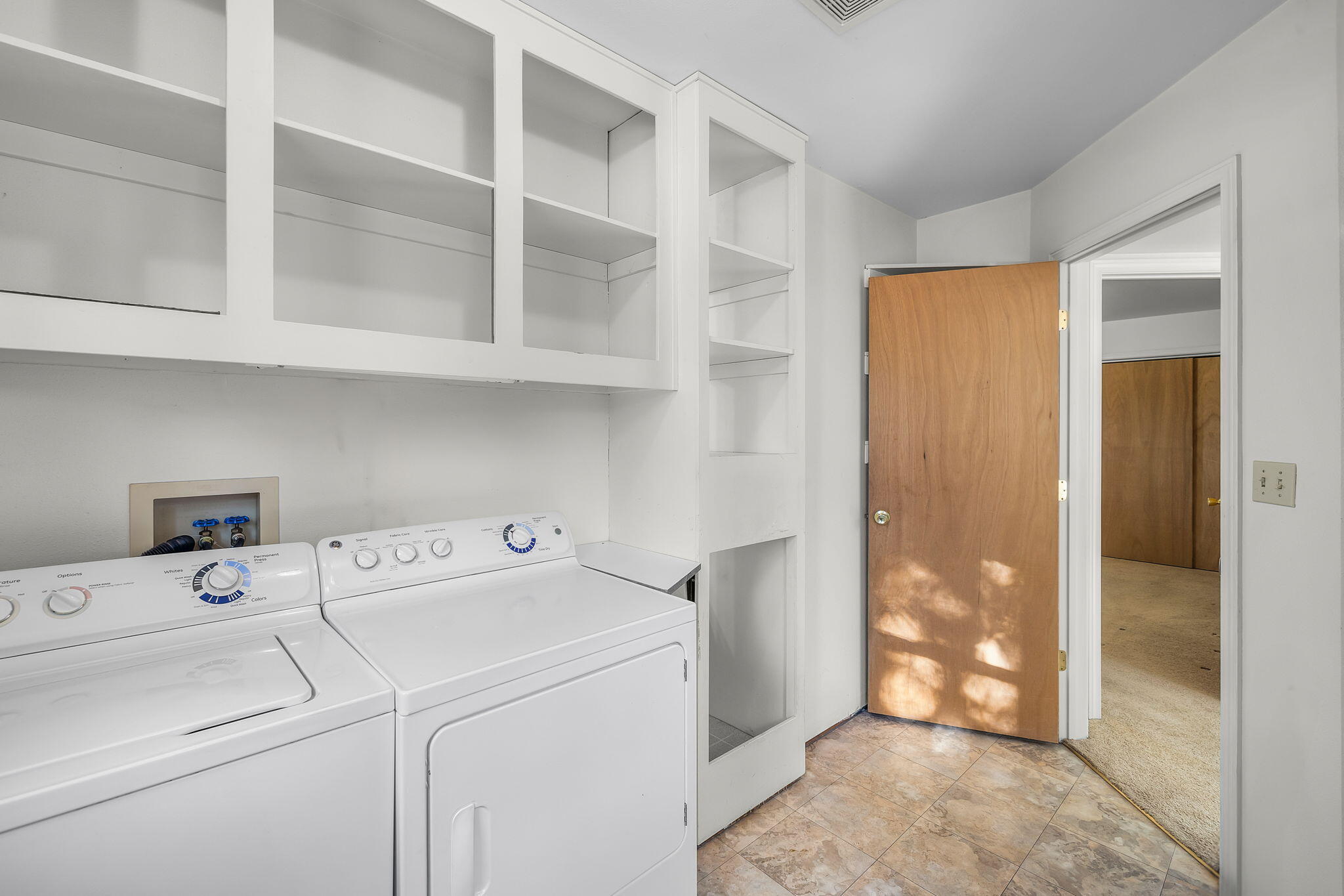 17235 Kent Road Sisters, OR 97759 - Photo 13 of 35 2024_12_27_17235_kent_road_sisters-14