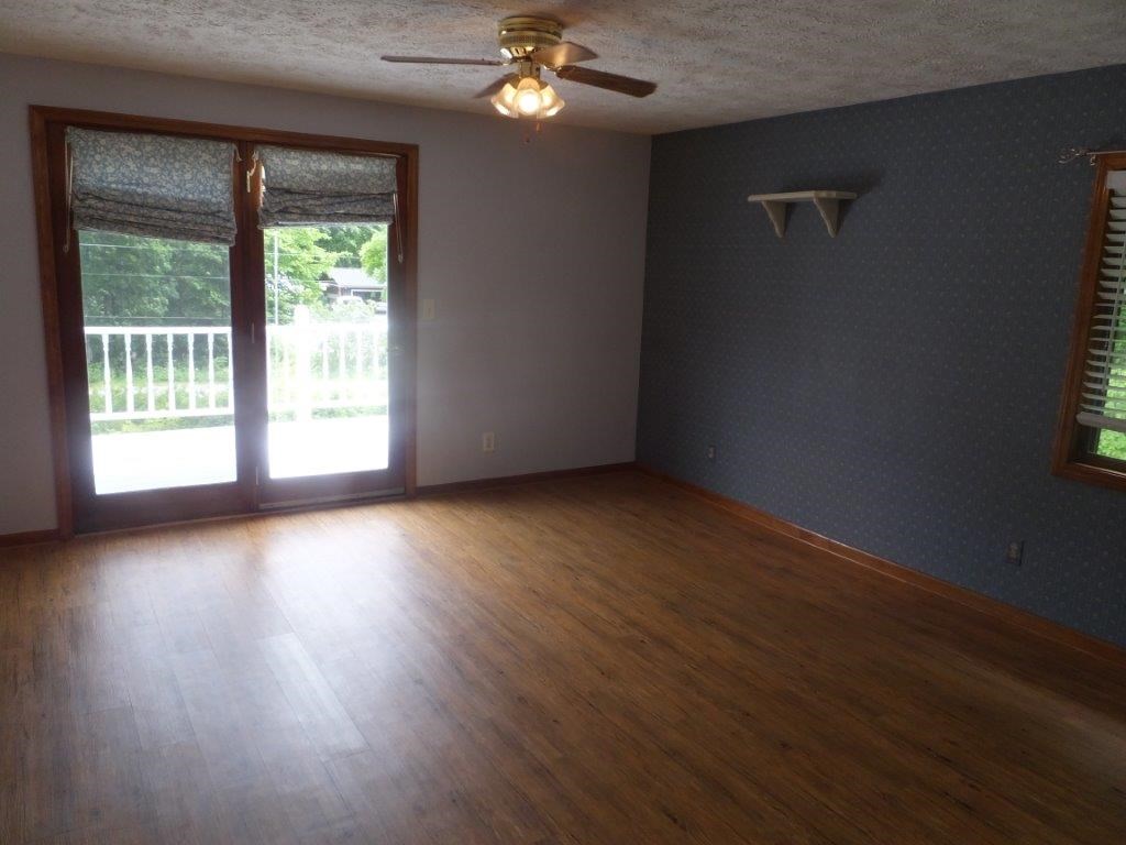 2201 North Jacobson Road Suttons Bay, MI 49682 - Photo 13 of 21 1834328-12.JPG