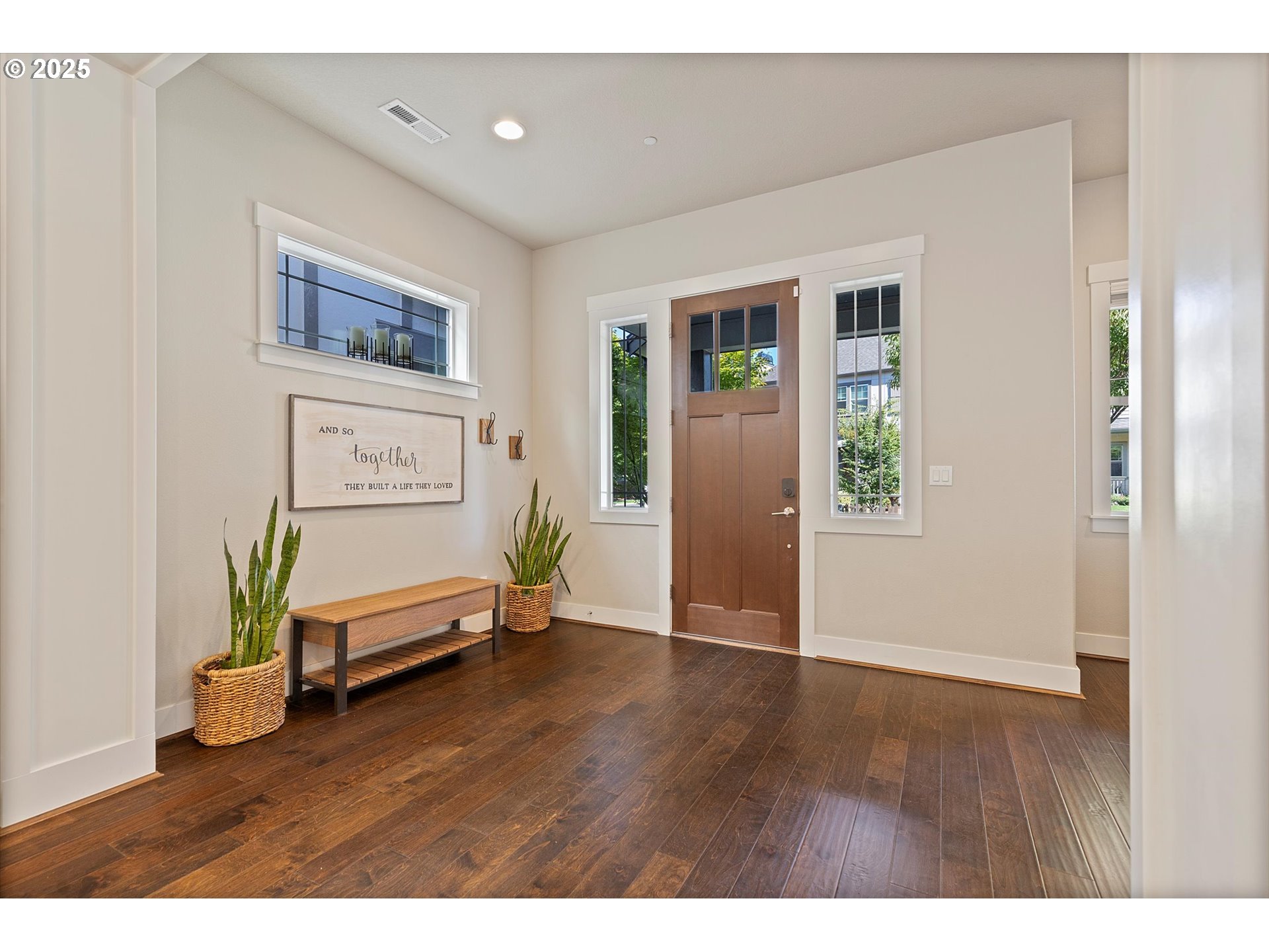 11754 Southwest Oslo Street Wilsonville, OR 97070 - Photo 2 of 44 Entrance/Foyer