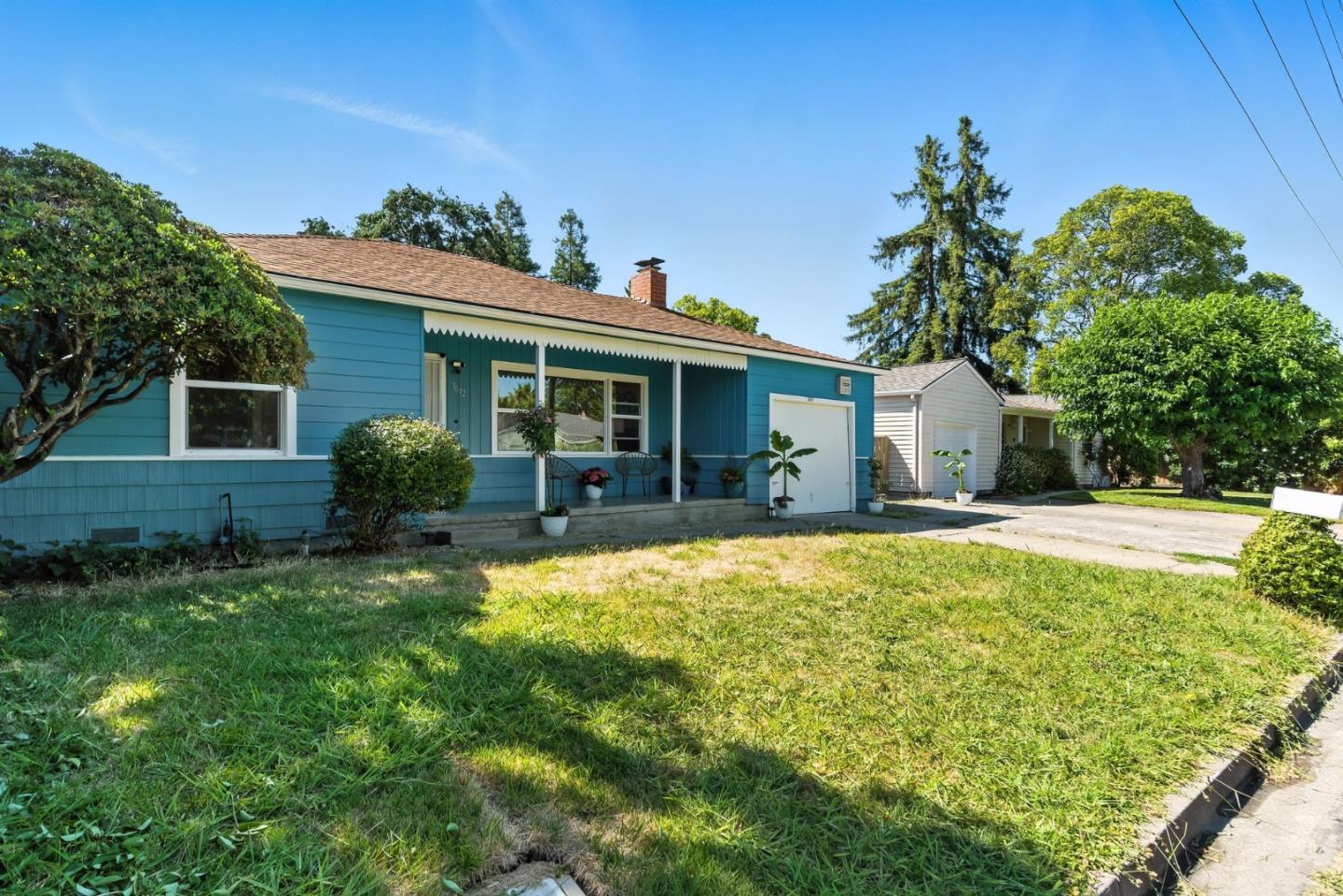 3612 Los Flores Avenue Concord, CA 94519 - Photo 32 of 65 a front view of house with yard and outdoor seating