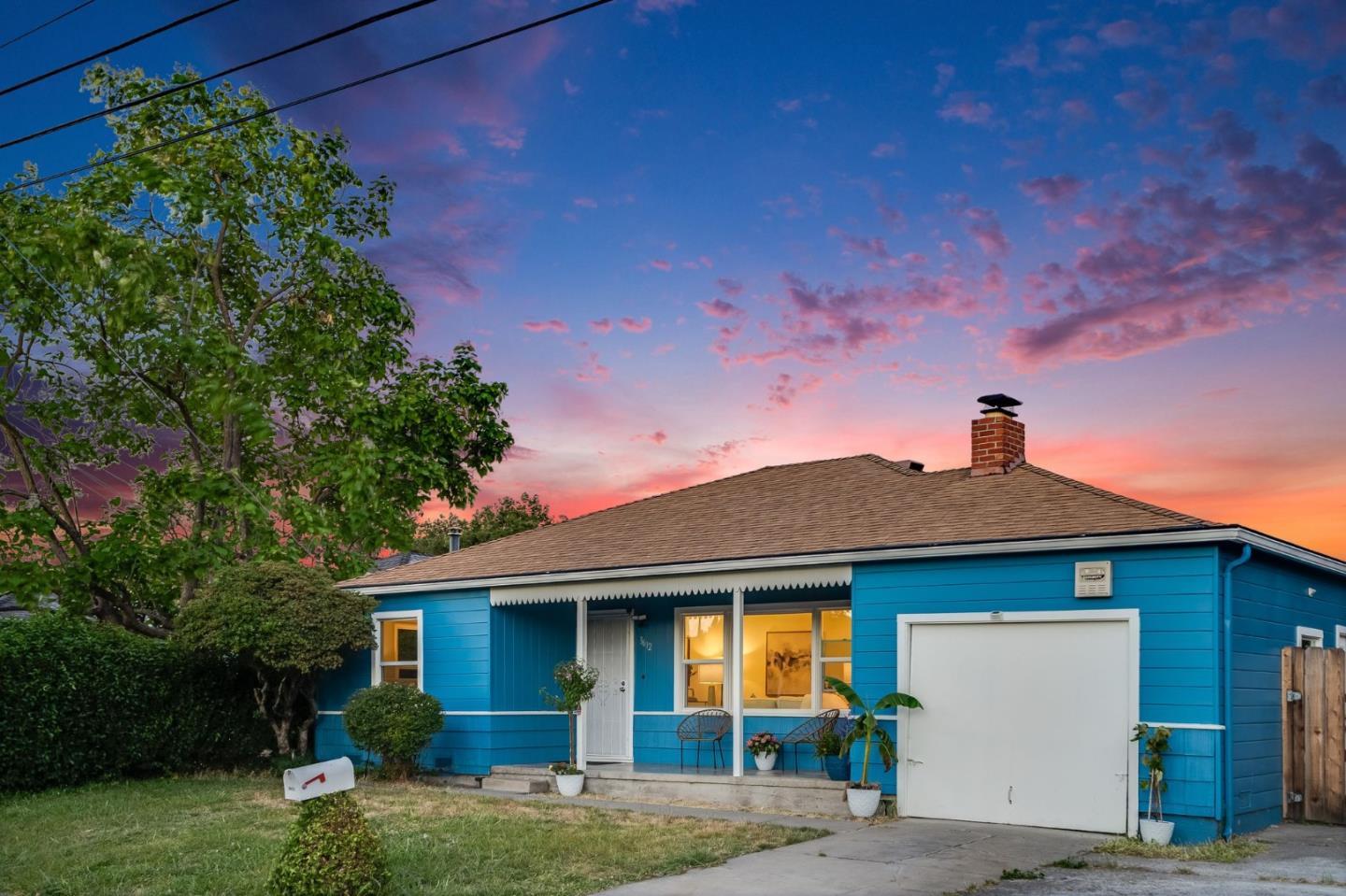 3612 Los Flores Avenue Concord, CA 94519 - Photo 37 of 65 a front view of a house with a yard