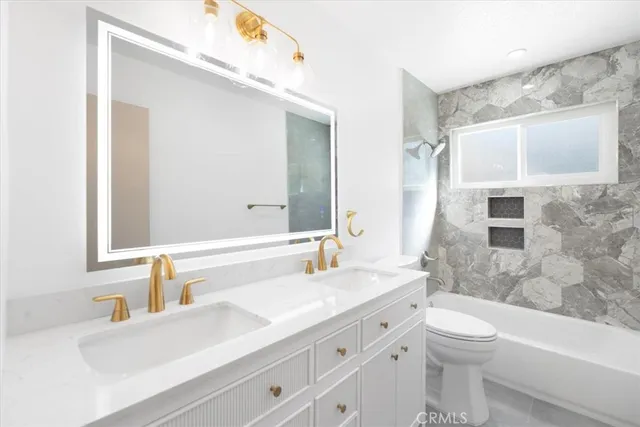 $840,000 | 8581 Owensmouth Avenue, Canoga Park, CA 91304