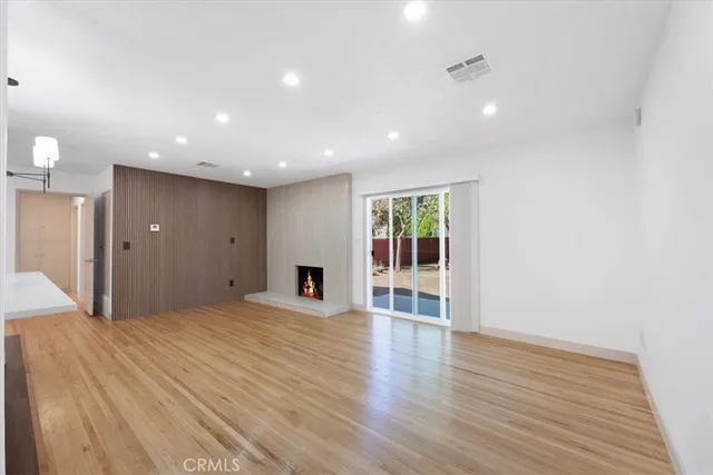 $840,000 | 8581 Owensmouth Avenue, Canoga Park, CA 91304