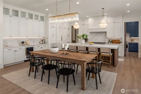 $4,399,995 | 4024 85th Avenue Southeast, Mercer Island, WA 98040