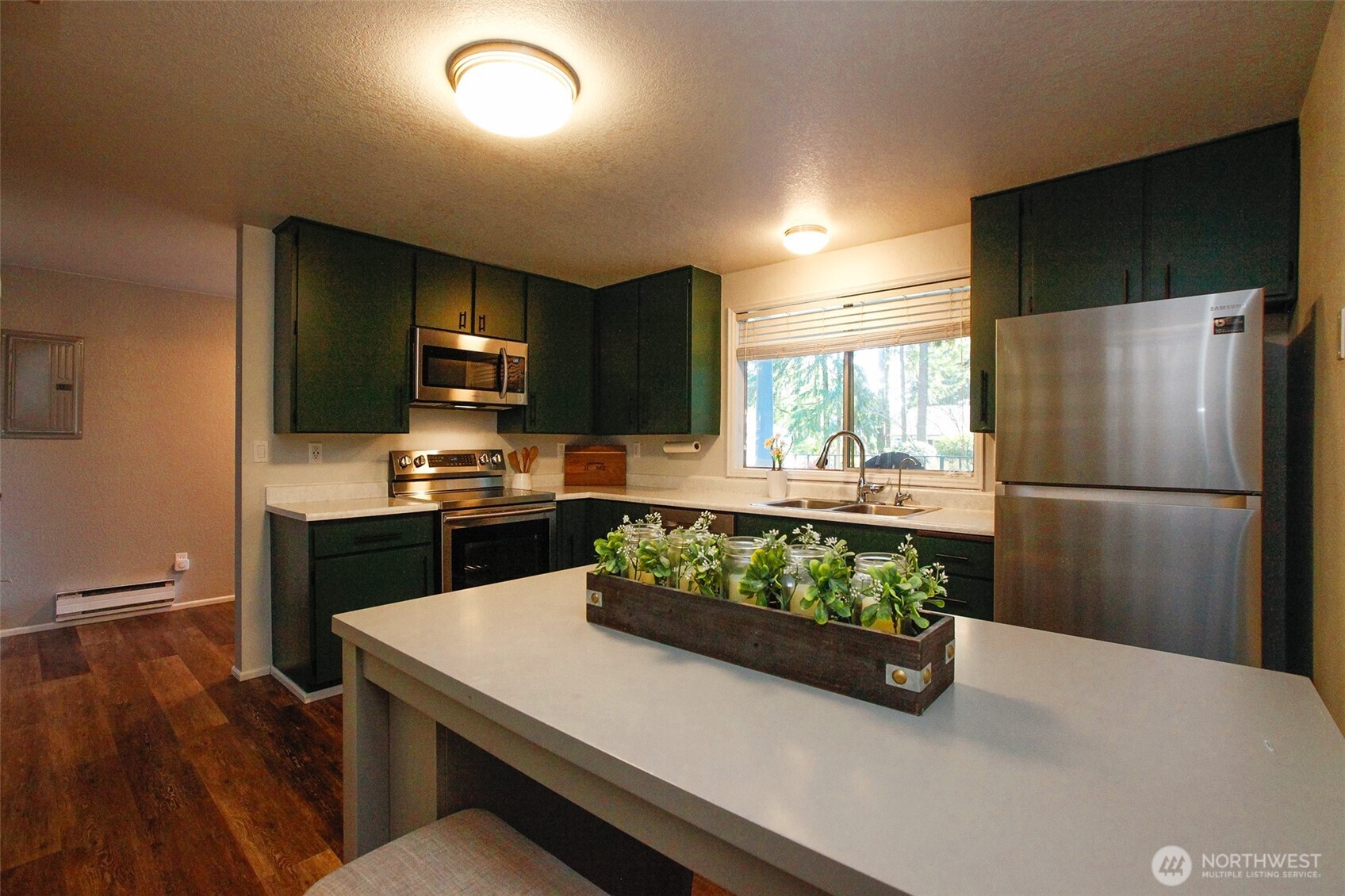 110 Southwest 325th Place Federal Way, WA 98023 - Photo 5 of 24