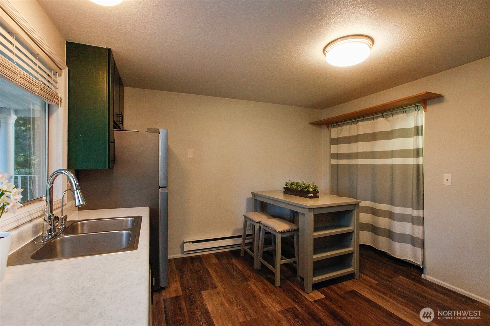 110 Southwest 325th Place Federal Way, WA 98023 - Photo 7 of 24