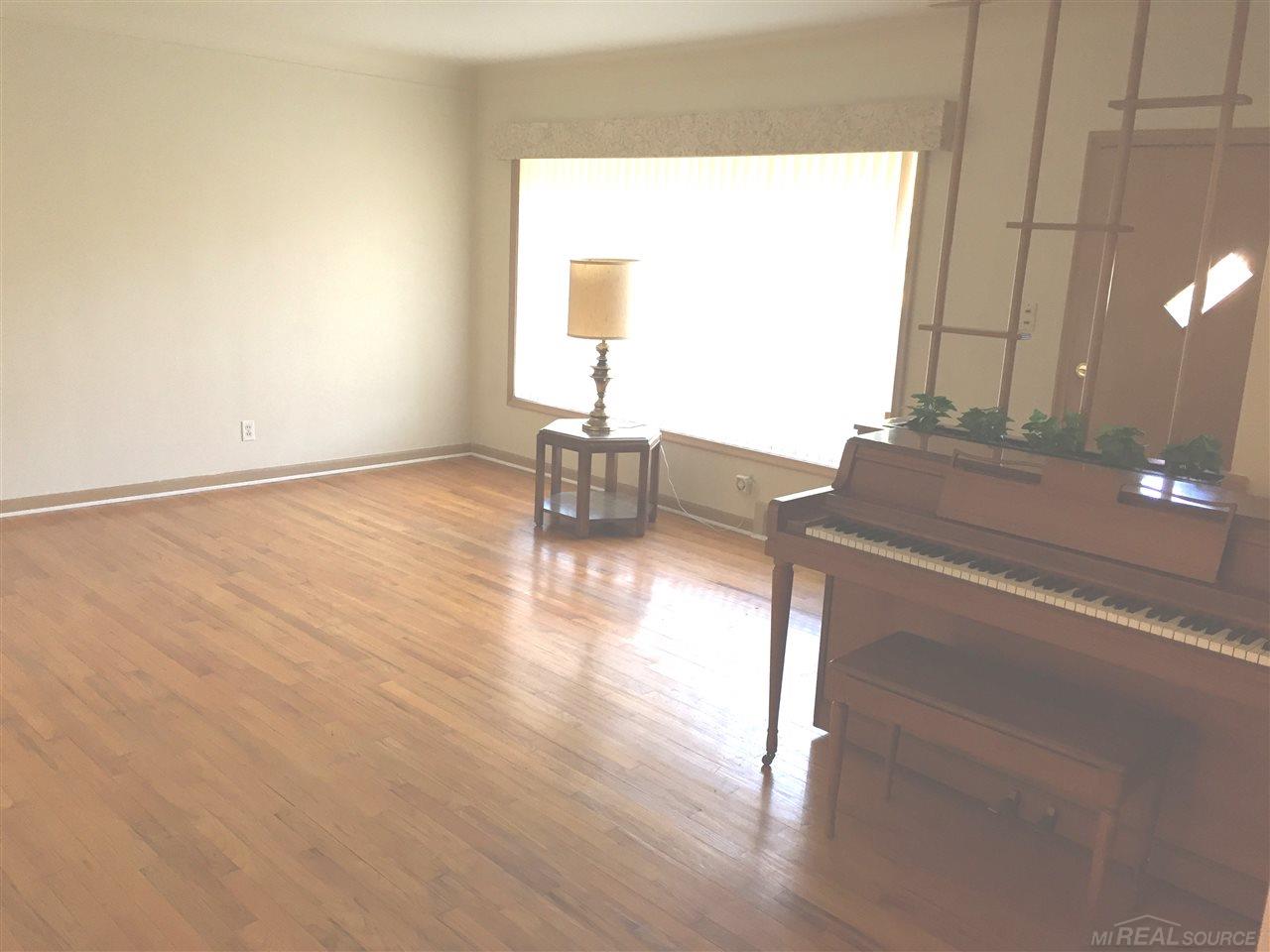 11308 Erdmann Road Sterling Heights, MI 48314 - Photo 3 of 21