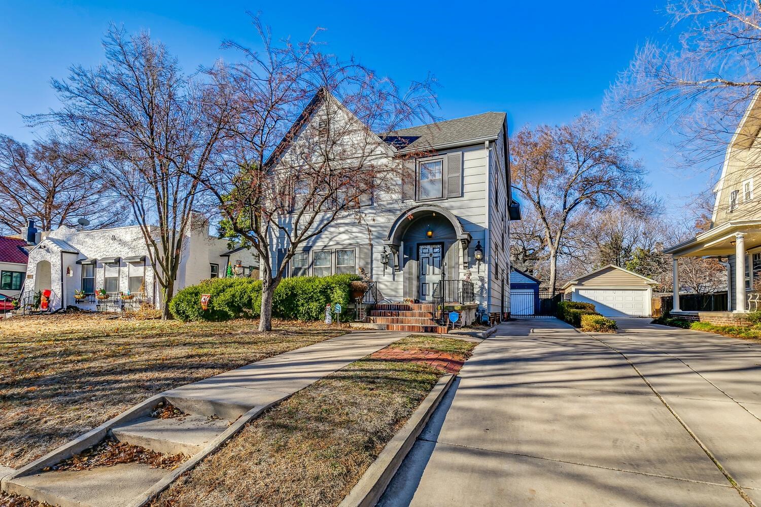 229 North Terrace Drive Wichita, KS 67208 - Photo 2 of 32